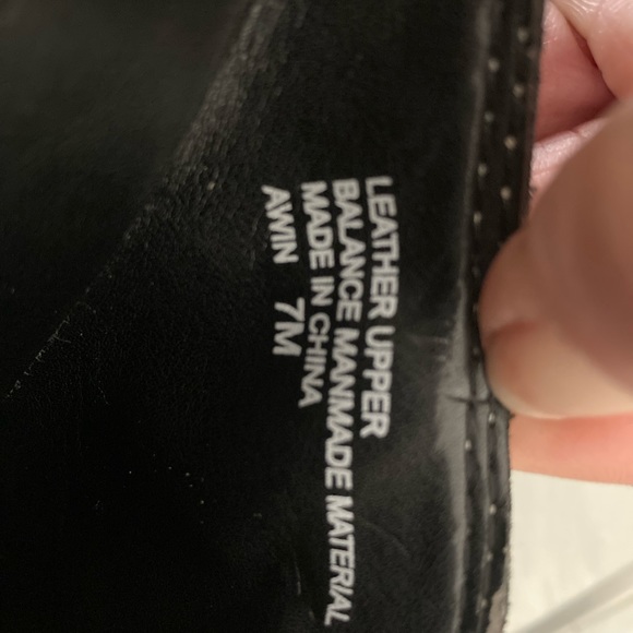 The best suede slides with STYLE. - Picture 6 of 7